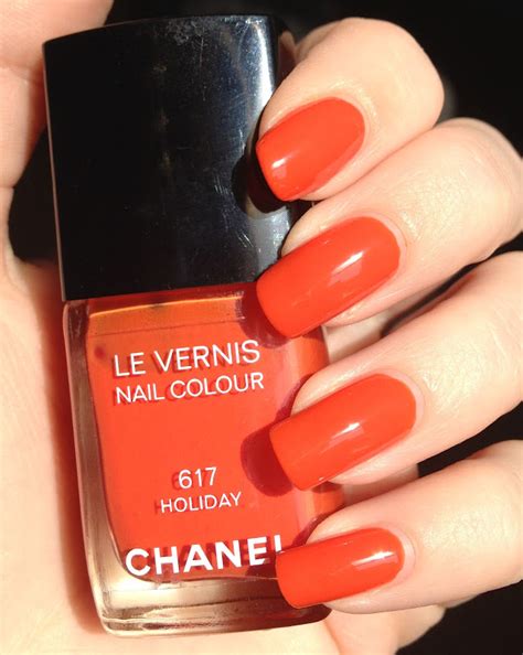 Chanel le vernis holiday nails